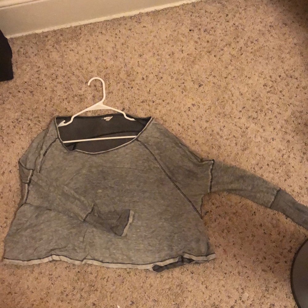 Cropped long sleeve shirt